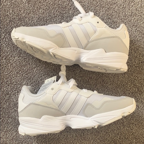 Men’s Adidas Sneakers - Picture 5 of 7